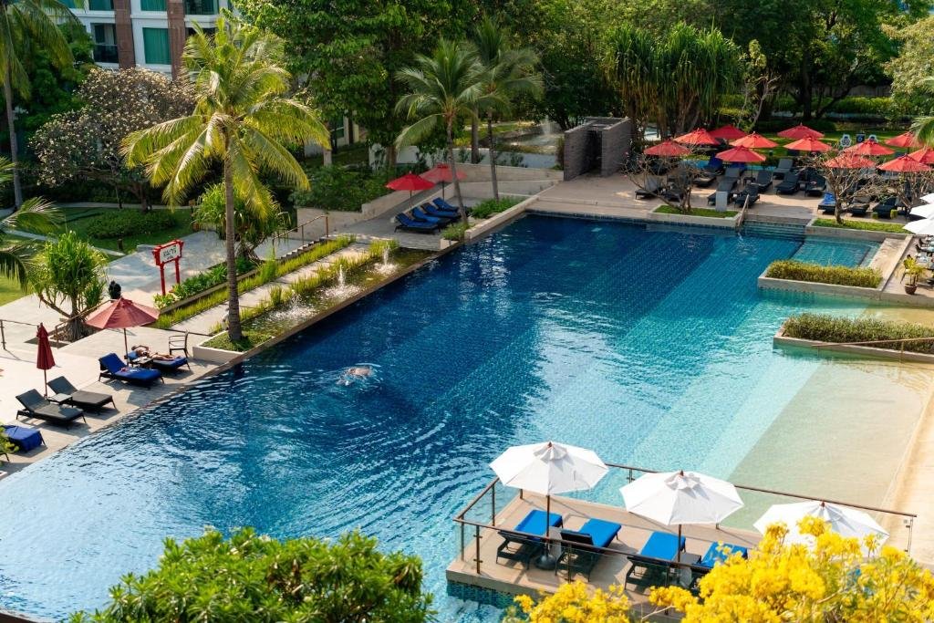 Amari Hua Hin - swimming pool view