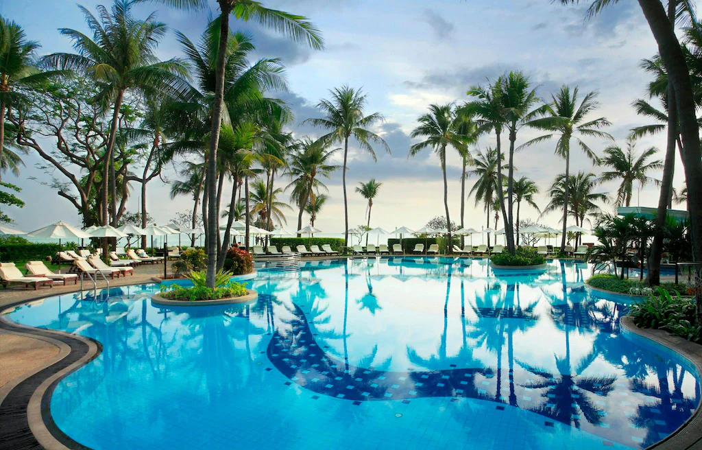 Centara Grand Beach Resort - swimming pool