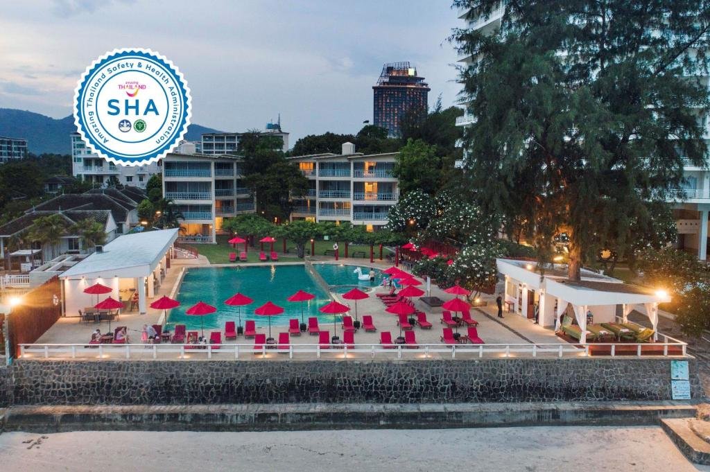 Chom View Hotel — beachfront view
