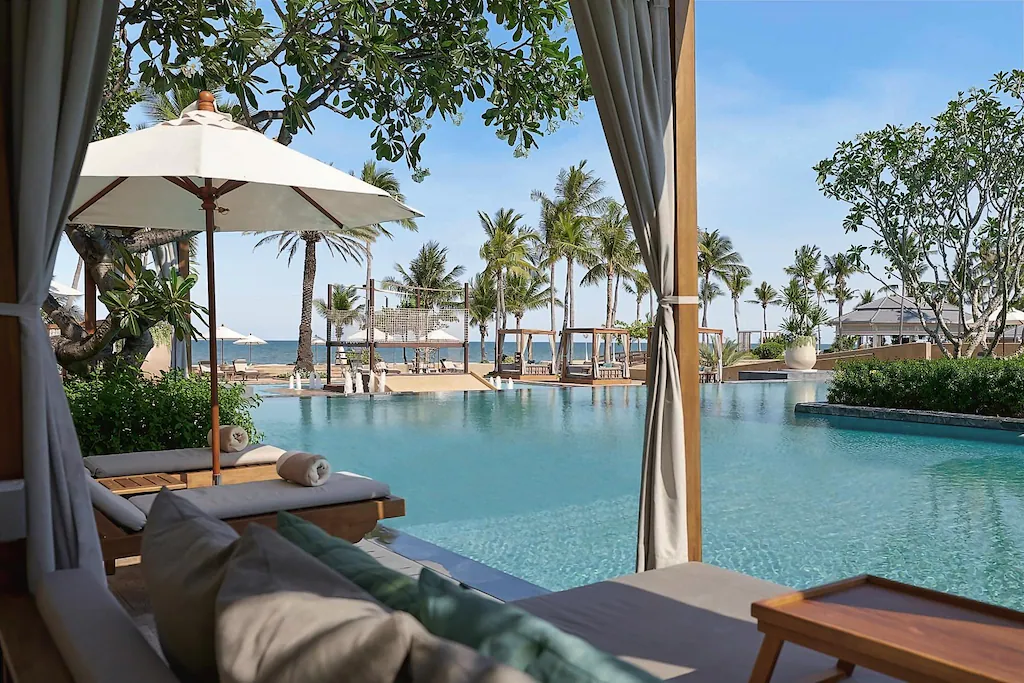 Dusit Thani Hua Hin pool