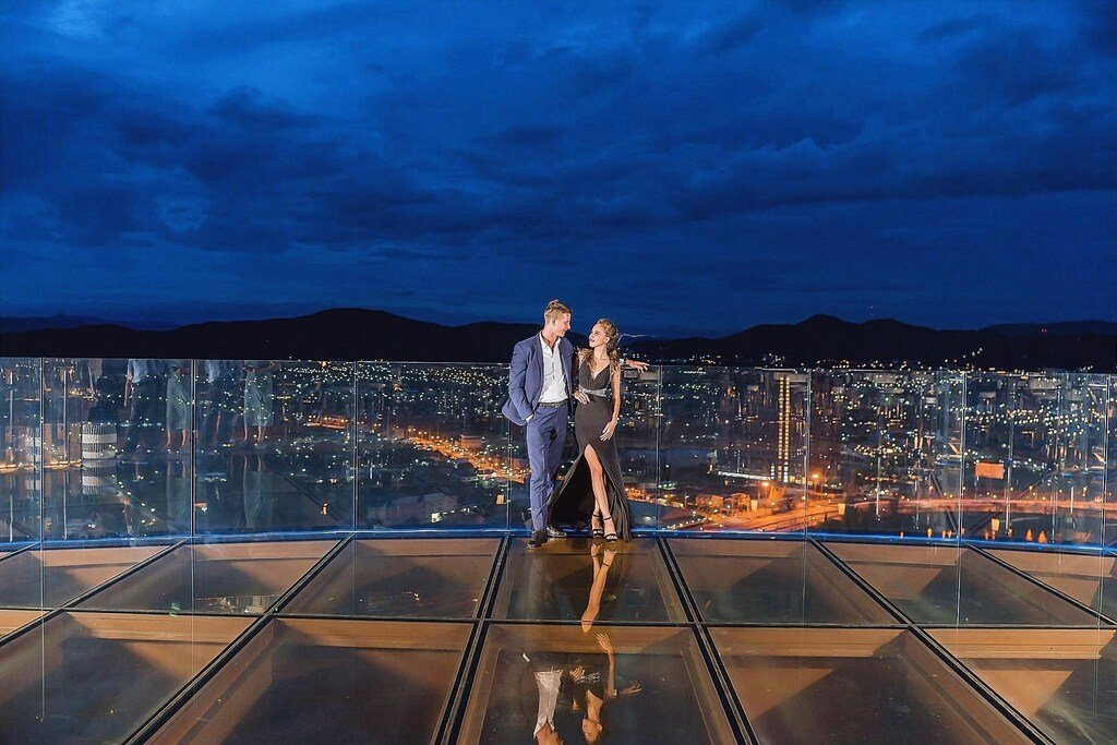 Holiday Inn Vana Nava sky bar