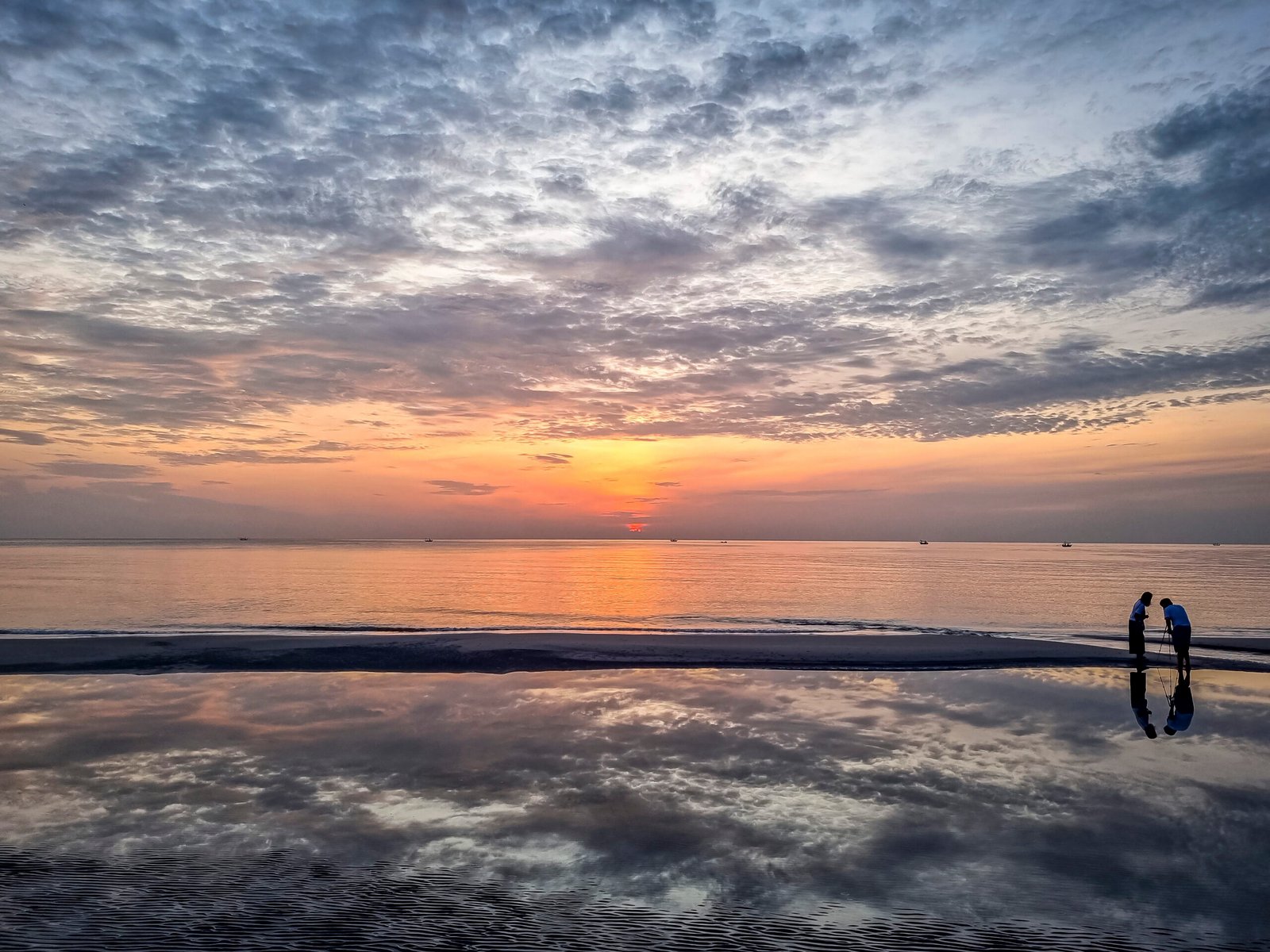 Things to do in Hua Hin — sunset over Hua Hin Beach in Thailand